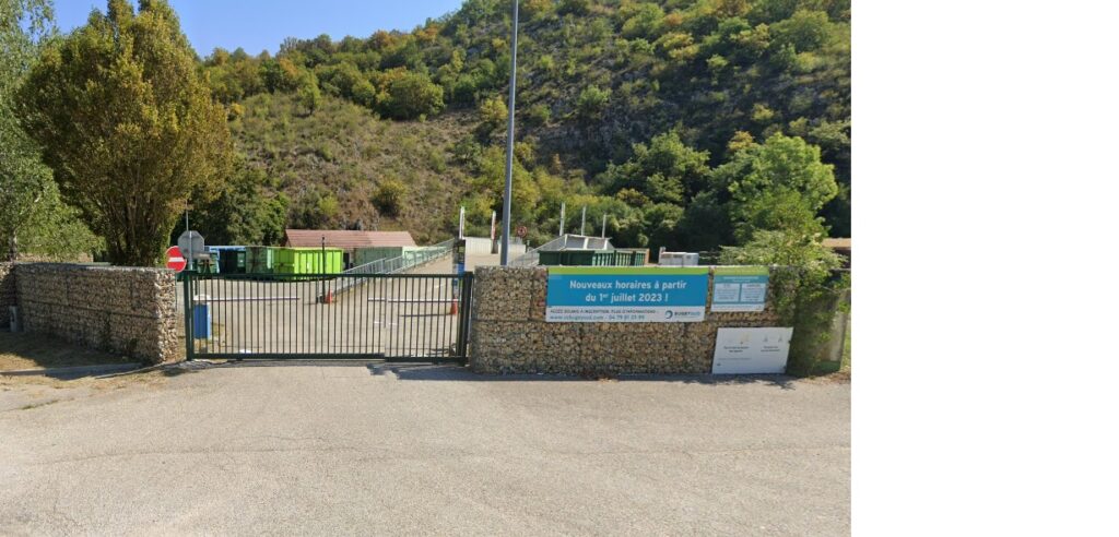 image : photo de l'entrée de la déchetterie de Virieu le Grand